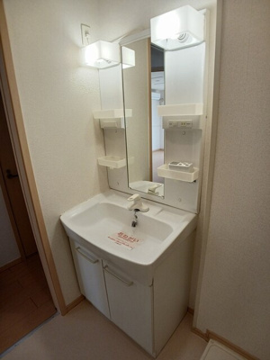 【洗面所】 | シェーン・ブルーメンＢ