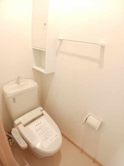 【トイレ】 | シェーン・ブルーメンＢ