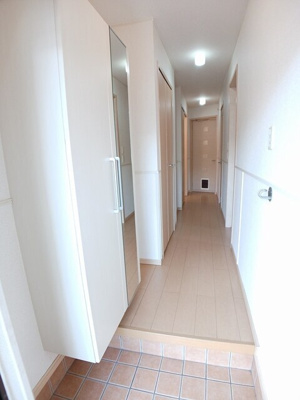 【玄関】 | シェーン・ブルーメンＢ