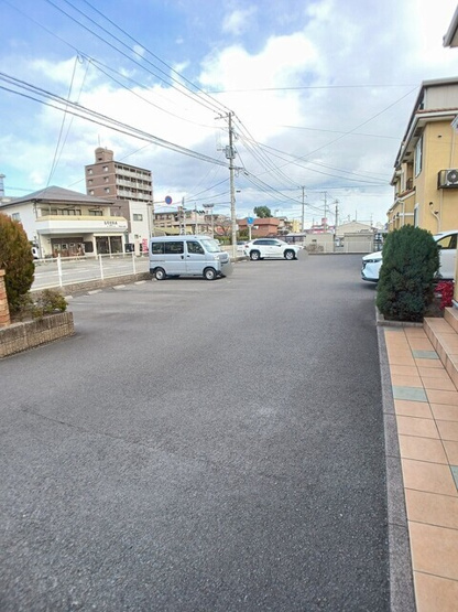 【駐車場】 | シェーン・ブルーメンＢ