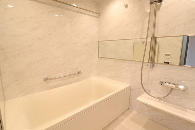 【浴室】 | Park Avenue East | 1403　バス