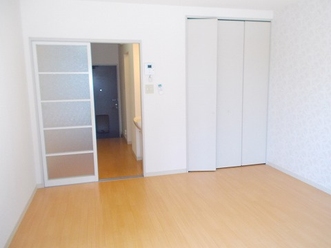 コロニーK Bの居間・リビング