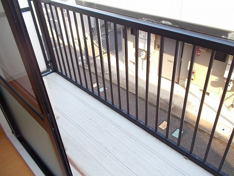 コロニーK Bのバルコニー