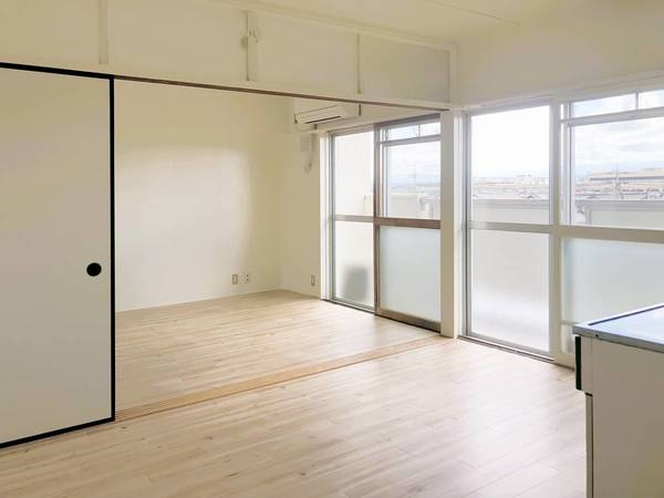 ビレッジハウス高岡1号棟の居間・リビング|ビレッジハウスの同一物件・同一タイプの間取りの写真です