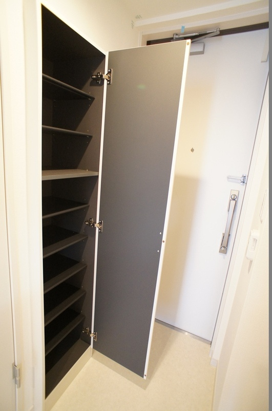 リブリ・Calme-Unの玄関