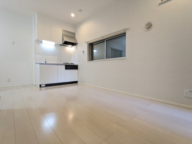 ケーアンドケーの居間・リビング|102号室