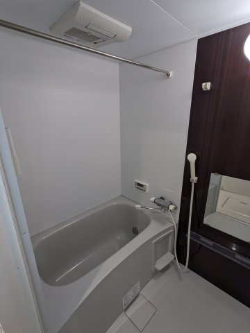 ケーアンドケーの浴室|102号室