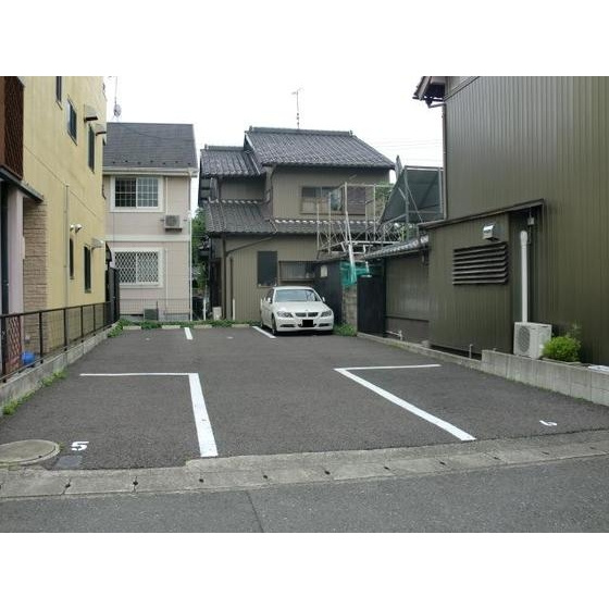 岐阜市長良白妙町１丁目の駐車場の外観