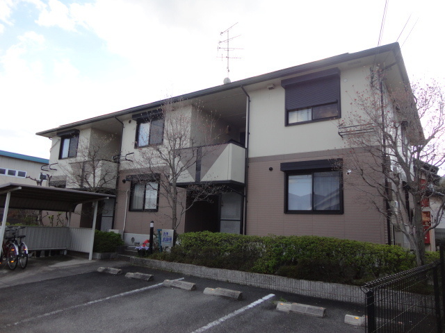 ハイツ水辺の里の外観