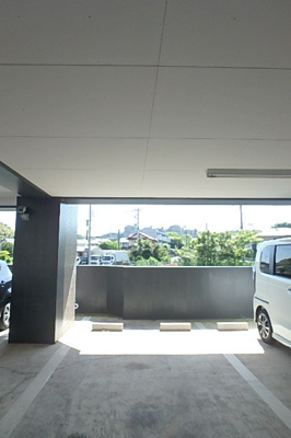 敷地内駐車場（有料・要空き確認）