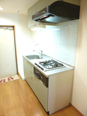キッチンは２口ガスコンロ・グリル付きです