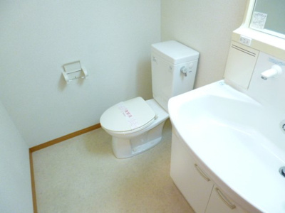 トイレは洗面所同室です