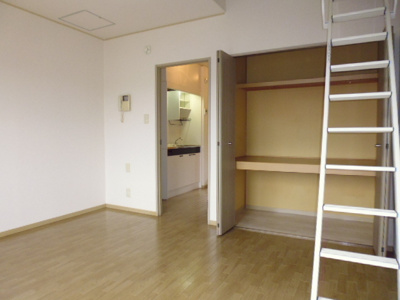★ロフト付きのお部屋★