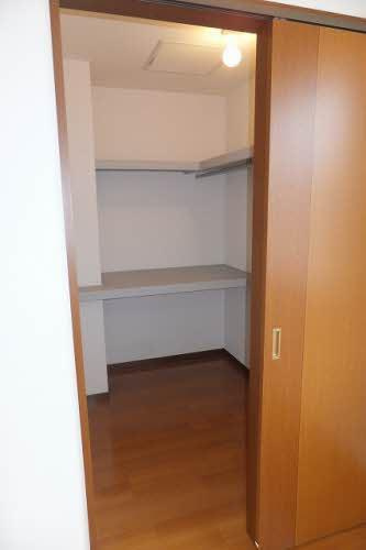 クレール六反　7棟の収納