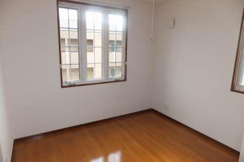 クレール六反　7棟の寝室