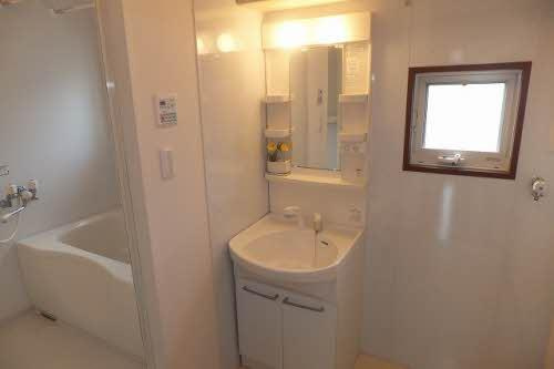 クレール六反　7棟の洗面所