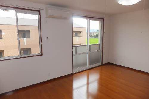 クレール六反　7棟の洋室