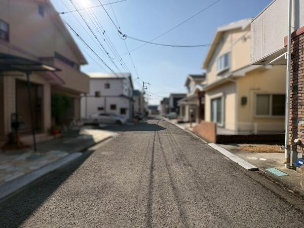 和歌山市松島　中古戸建の前面道路含む現地写真