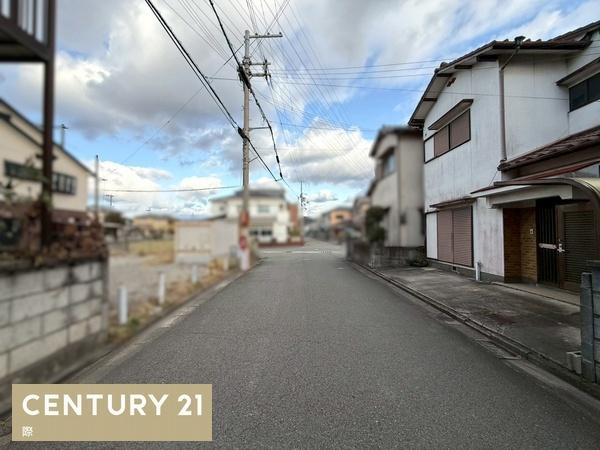 和歌山市有家　中古戸建の前面道路含む現地写真