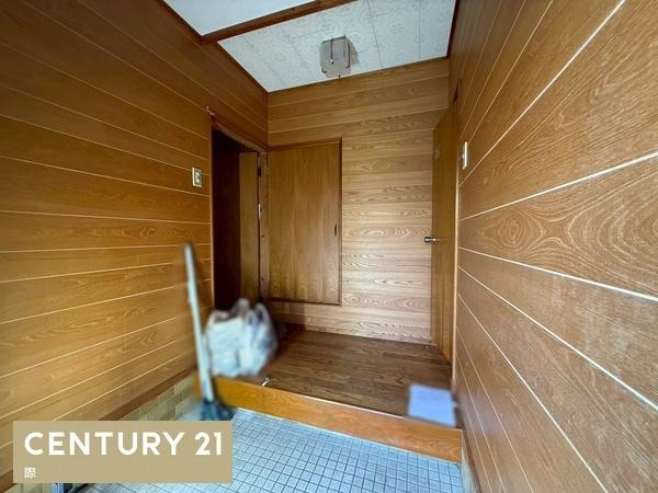 和歌山市有家　中古戸建の玄関