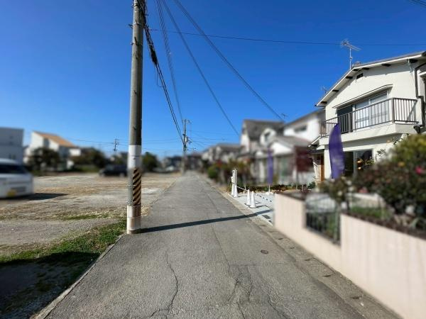 和歌山市杭ノ瀬　中古戸建の前面道路含む現地写真
