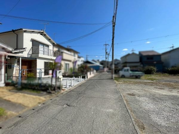 和歌山市杭ノ瀬　中古戸建の前面道路含む現地写真