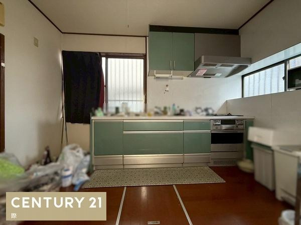 和歌山市栄谷　中古戸建のキッチン