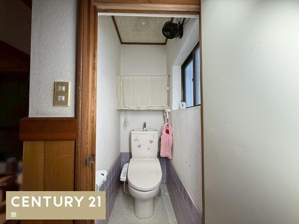 和歌山市栄谷　中古戸建のトイレ