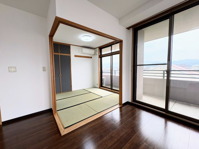 【和室】 | サンリヤン博多南Ⅲ　中古マンション | ゆるく仕切ることもできる和室。