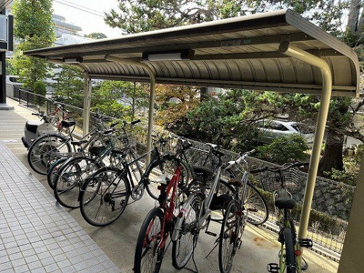 【その他】 | レオパレスホワイトヒルズ西生田 | 駐輪場　原付＆自転車のみ駐輪可能