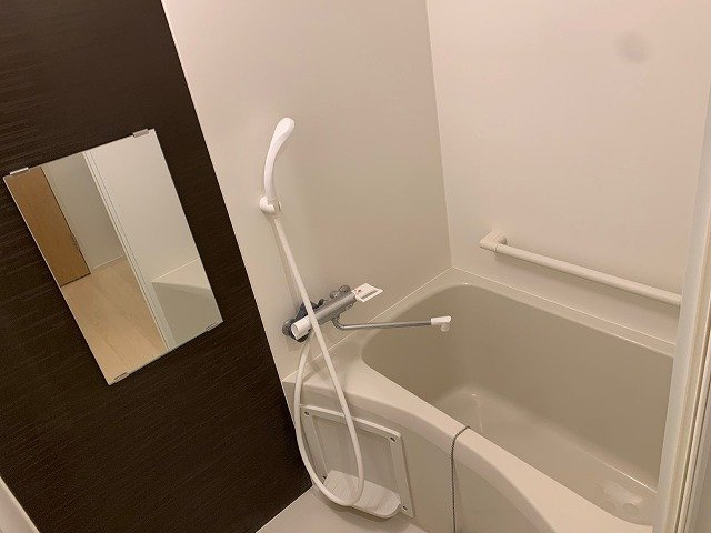 クレイノスリジエの浴室|手摺付き