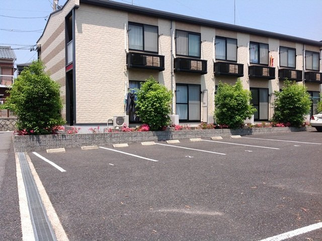 レオパレスＶＩＬＬＡ中屋敷のその他|近くの月極め駐車場のご紹介も可能です。