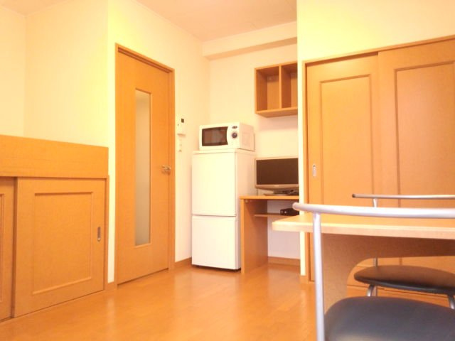 レオパレスフローラル北美町の居間・リビング