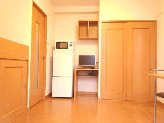 レオパレスフローラル北美町の居間・リビング