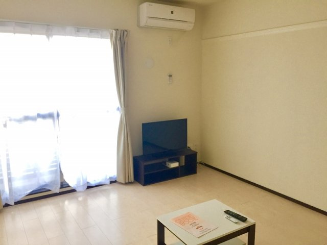 クレイノ山栄ハイツの居間・リビング