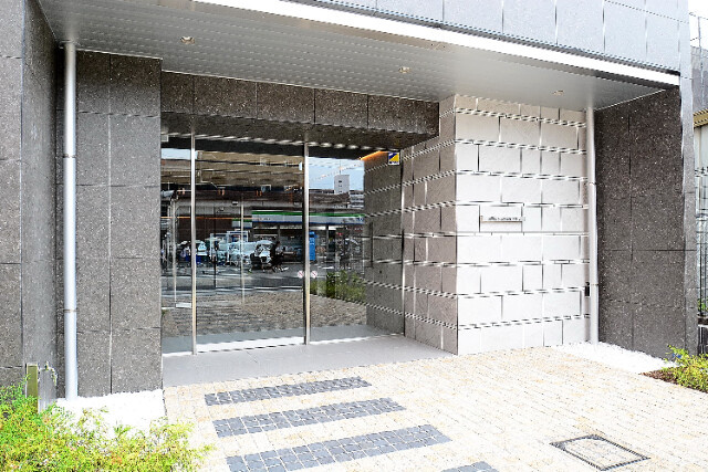 ステージグランデ本千葉のエントランス