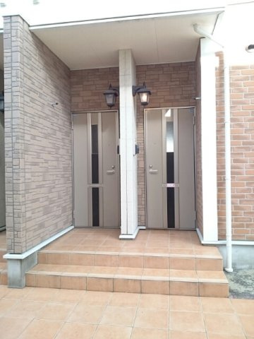 ロマネスク　Ａのエントランス