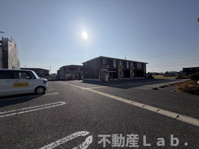 エテルノ　ステラＢの駐車場