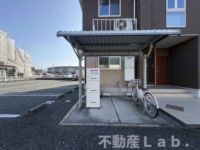 エテルノ　ステラＢの駐車場