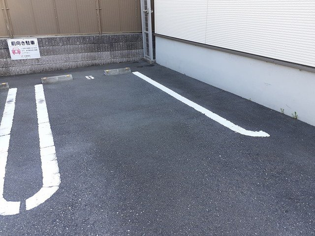 ブロッサム　コートの駐車場