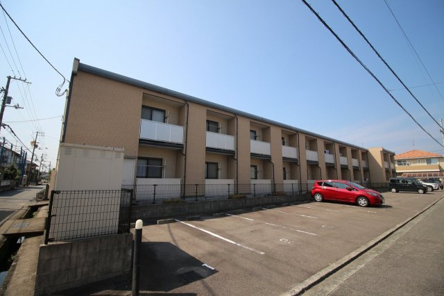 レオパレスルヴェーデュソレーユの外観