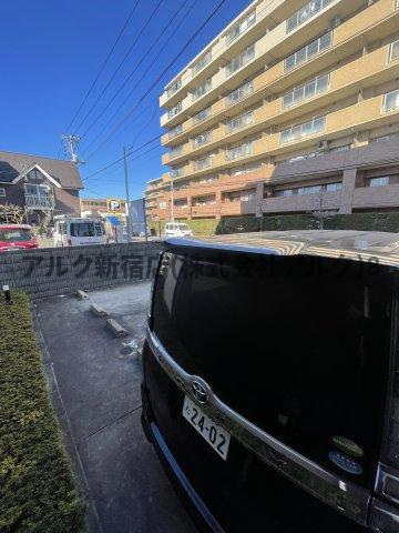 イアース八王子の駐車場