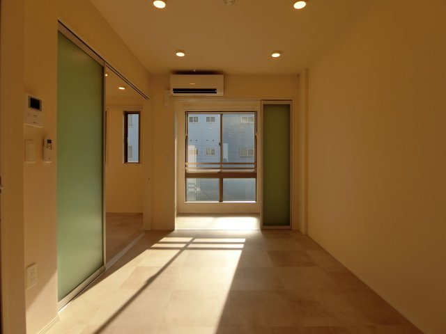 カーザルクスの居間・リビング|イメージ208号室の写真