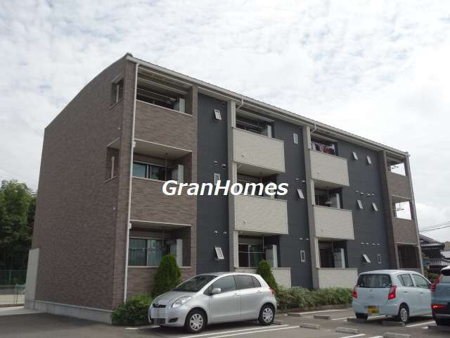 ファーストヒルズの外観