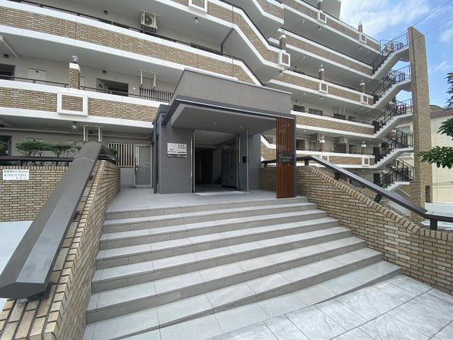 【エントランス】 | Uresidence緑地公園 | エントランスアプローチ