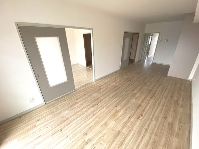 【居間・リビング】 | Uresidence緑地公園 | 約12帖のLDK