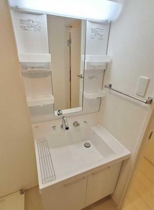 リブリ・三軒茶屋　敷金０　築浅　独立洗面台の洗面所