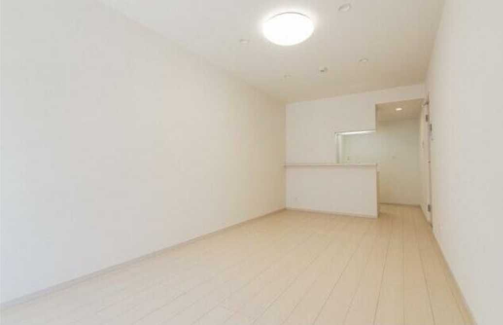 リブリ・三軒茶屋　敷金０　築浅　独立洗面台の内装