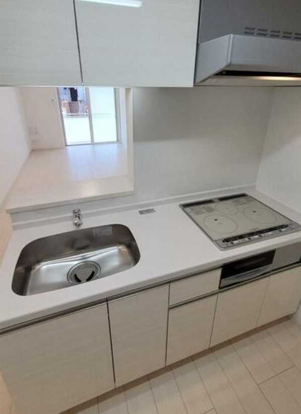 リブリ・三軒茶屋　敷金０　築浅　独立洗面台のキッチン