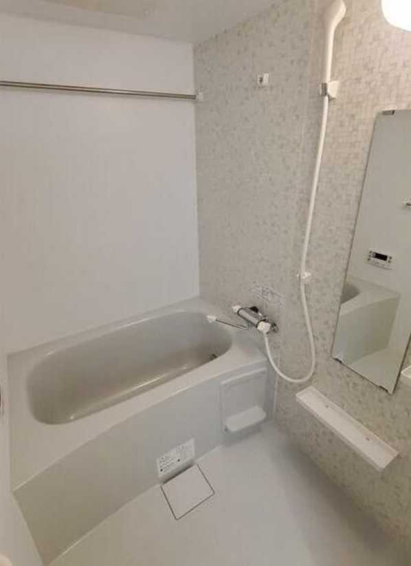 リブリ・三軒茶屋　敷金０　築浅　独立洗面台の浴室